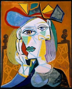 Femme assise au chapeau 1 1939 Cubism Oil Paintings